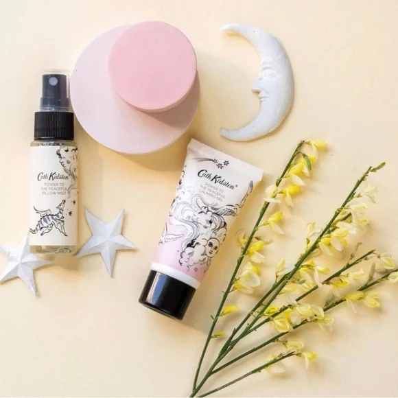 NEW BLISSFUL SLEEP GIFT SET Silk Pillowcase/Eye Mask/Journal & Aromatherapy Set - Picture 3 of 12